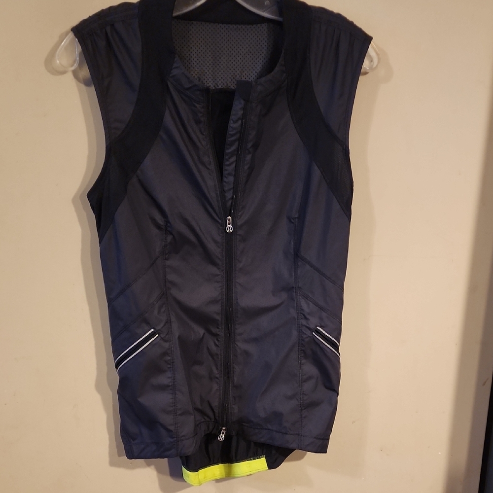 Lululemon Athletica Black and Yellow Zip-Up Vest Running Size 6